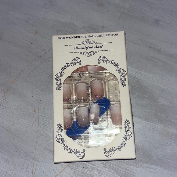 Press on Nails - Picture 6 of 11